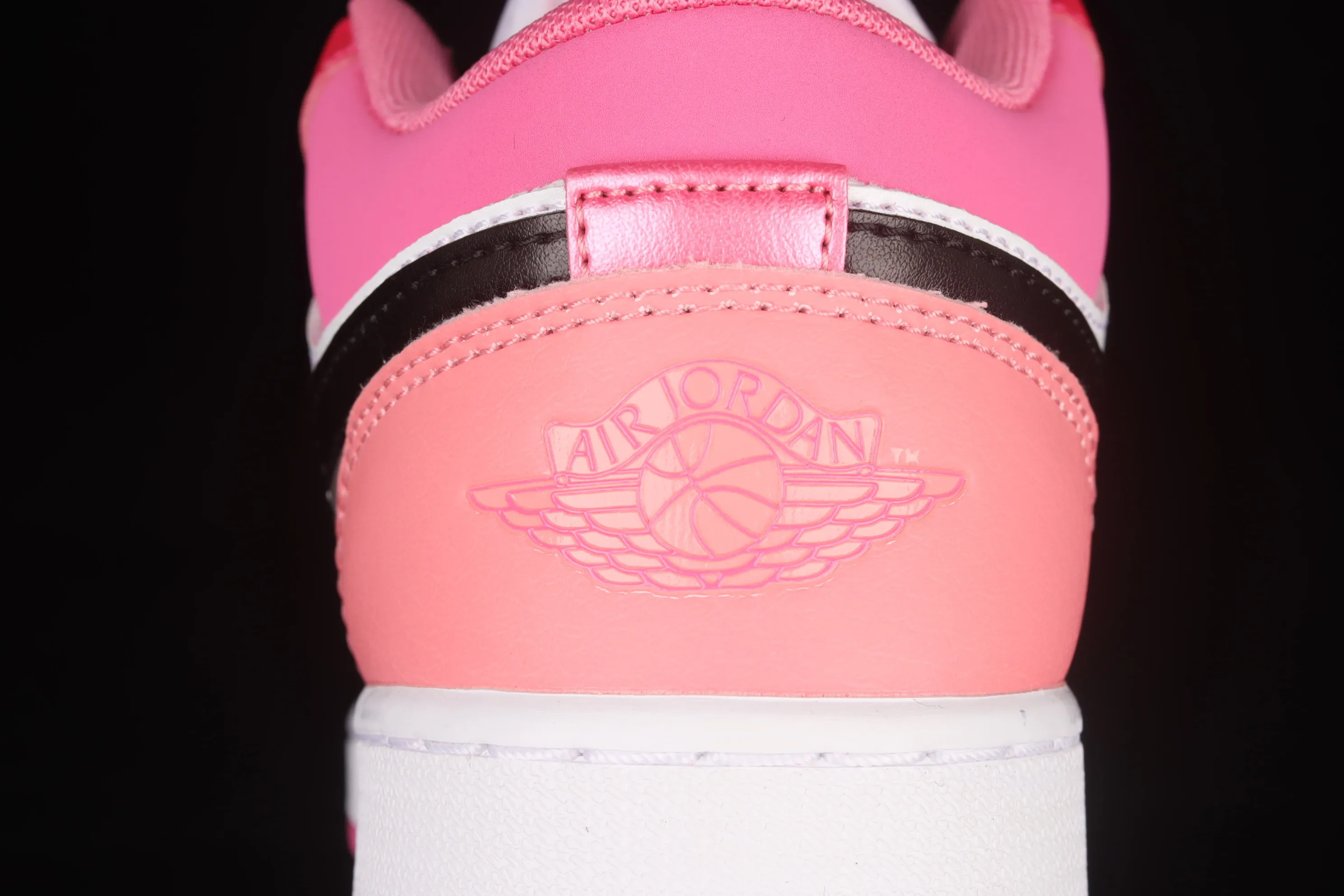 All categories Air Jordan Jordan series basketball shoes Air Jordan 1 Low Air Jordan 1 Low AJ1 Joe 1 white and pink low-top cultural basketball shoes 553560-162